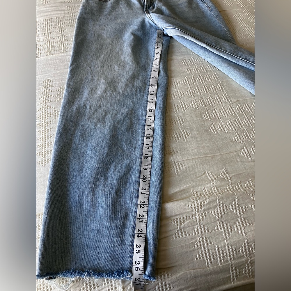 OLD NAVY O.G. Loose Wide Leg Light Wash High Rise Jeans Size 6 (measure 8-10) - Picture 9 of 11
